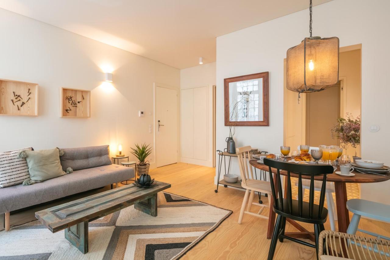 Deluxe One-Bedroom Apartment