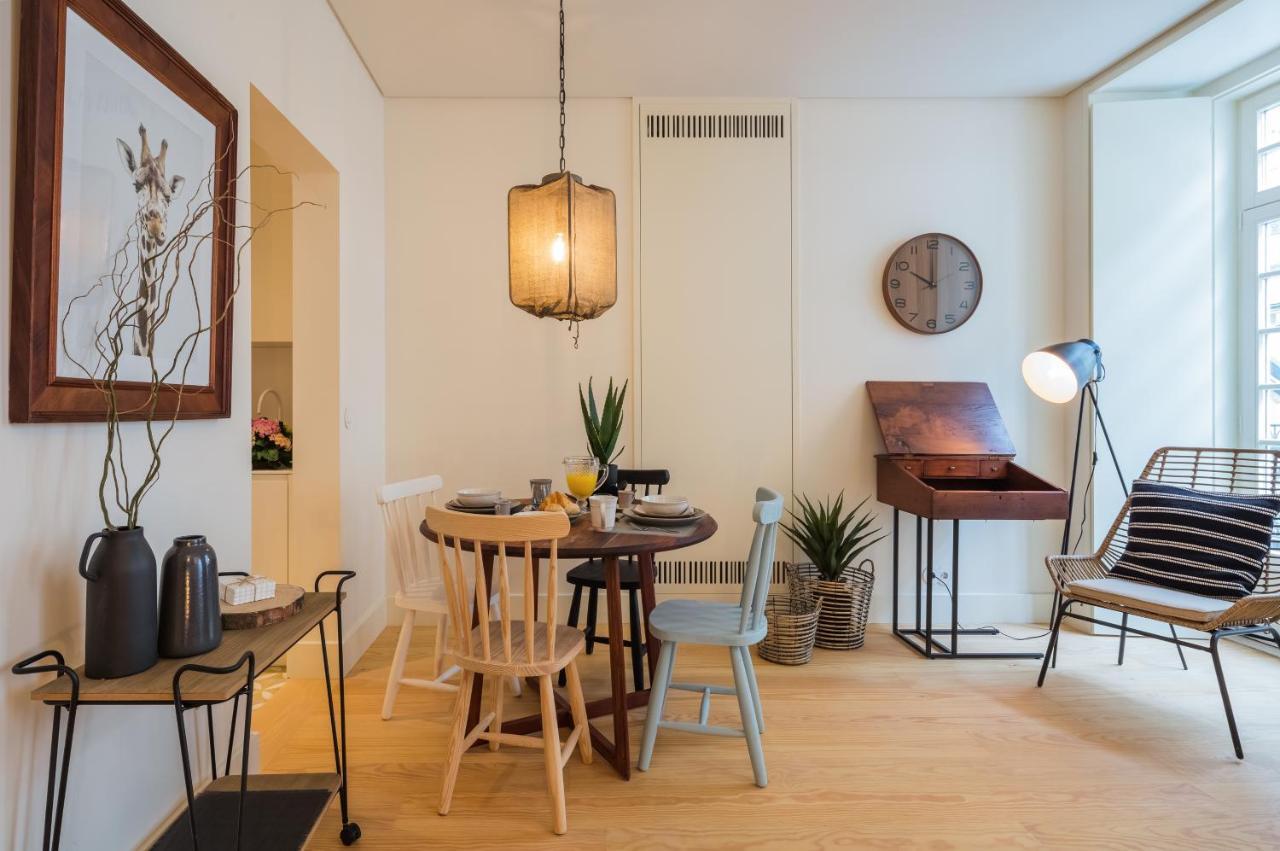Deluxe One-Bedroom Apartment