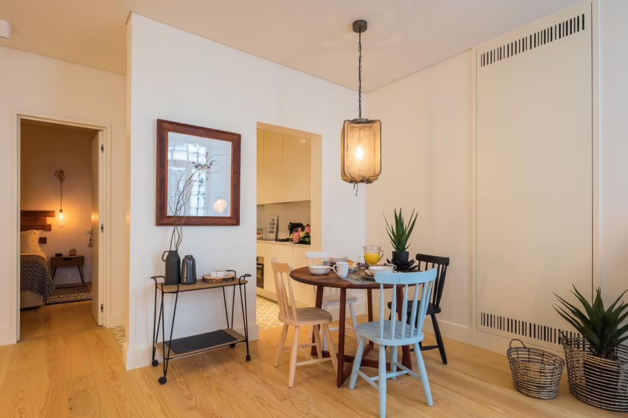 Deluxe One-Bedroom Apartment