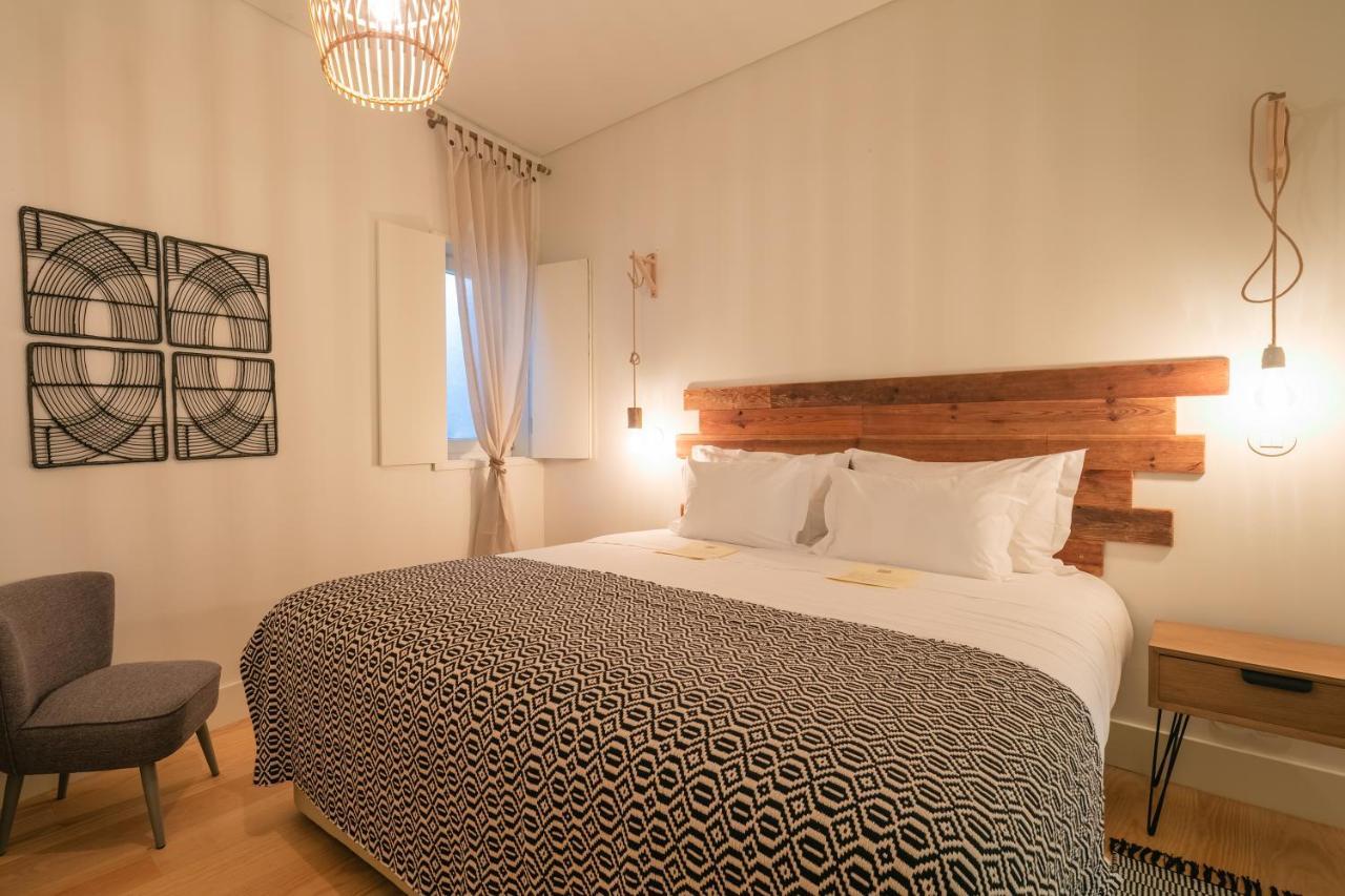 Deluxe One-Bedroom Apartment
