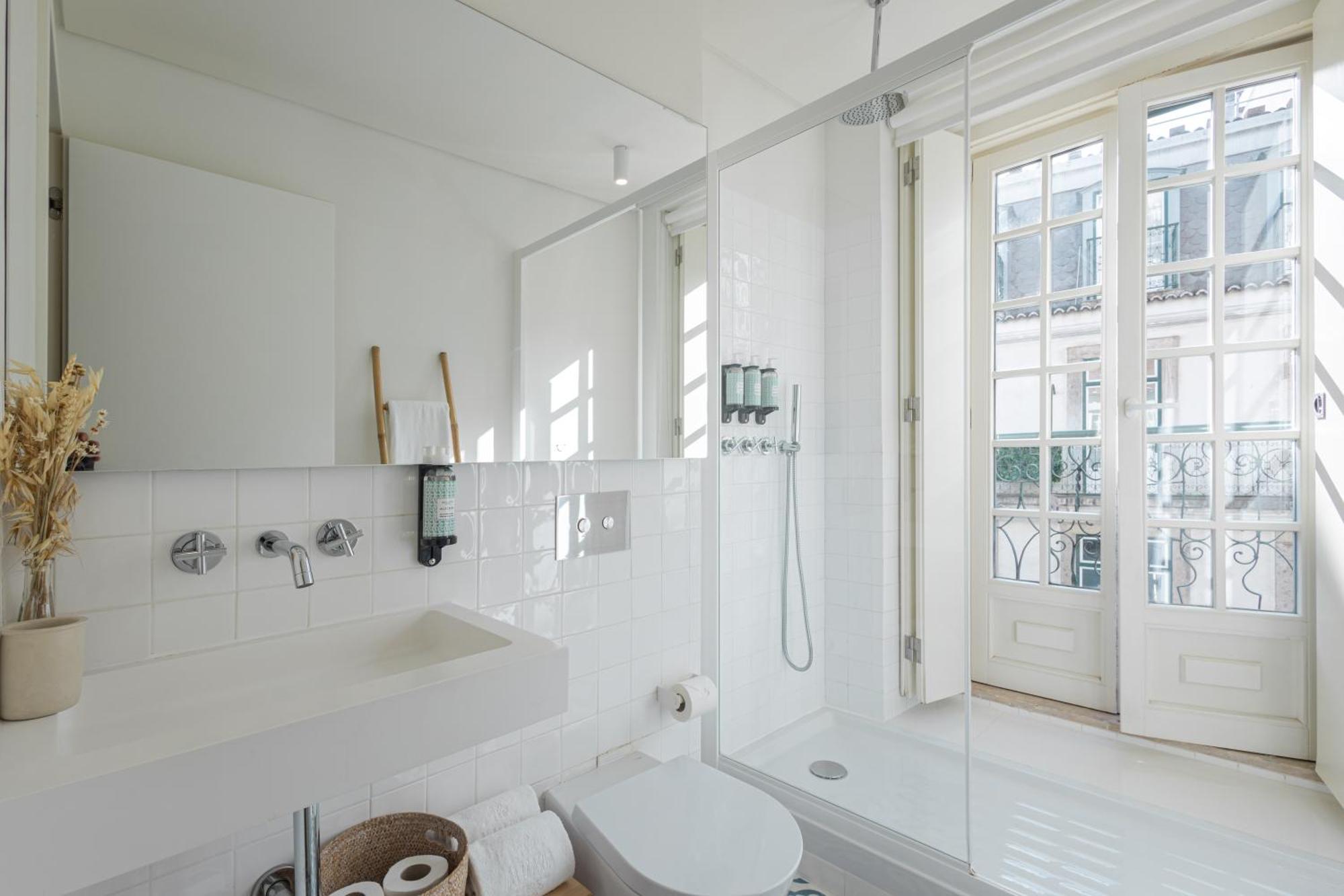 Superior One-Bedroom Apartment