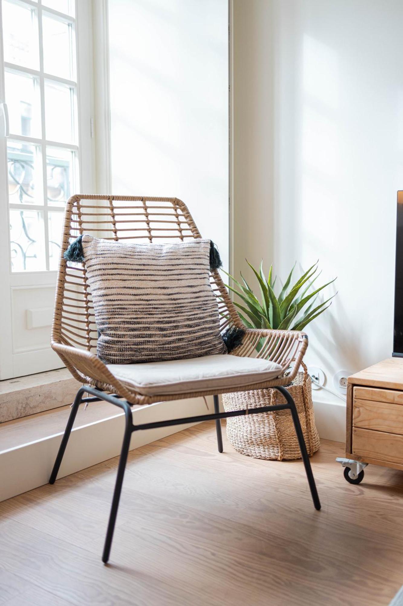 Superior One-Bedroom Apartment